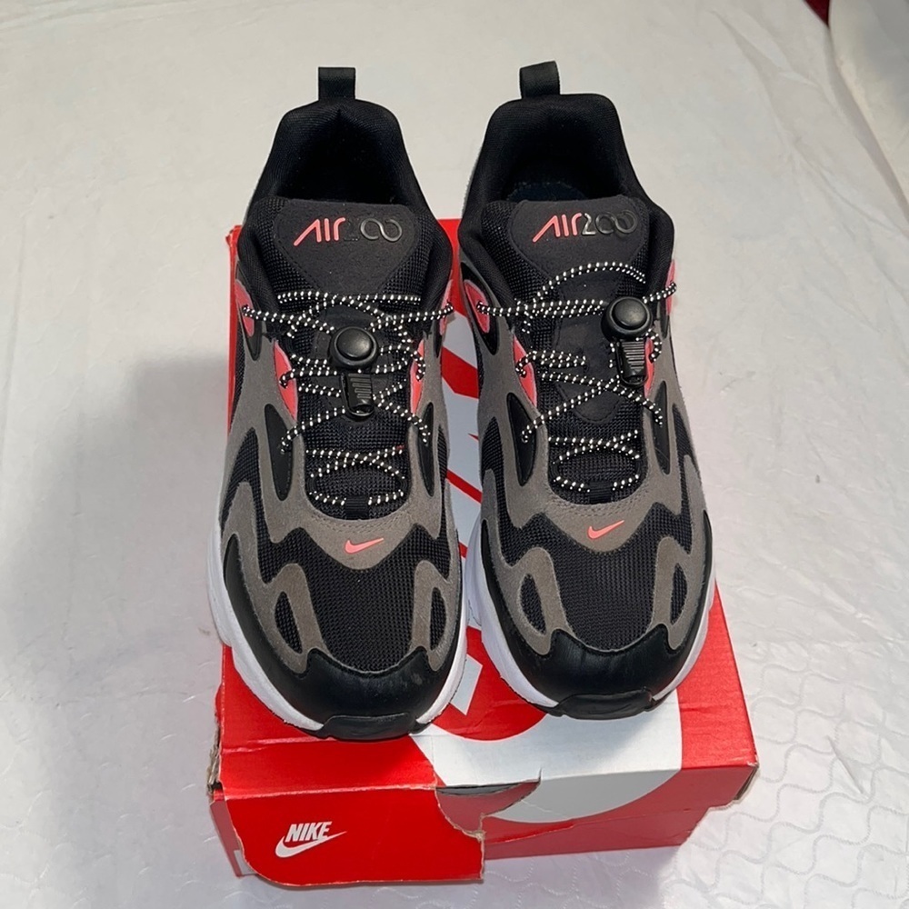 Nike Air Max 200 GS black hot punch gunsmoke white 7Y